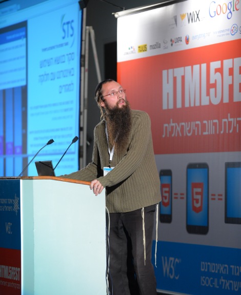 Presenting in W3C HTML5FEST, 2012